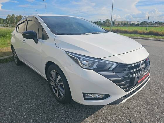NISSAN VERSA 1.6 16V FLEX SR XTRONIC NISSAN VERSA 1.6 16V FLEX SR XTRONIC